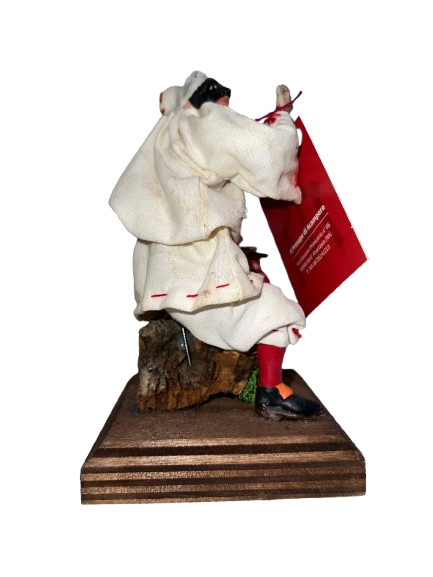 Statua Pulcinella con Pizza – Oggettistica Artigianale Napoletana