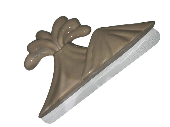 Vesuvio Stilizzato in Ceramica – Decorazione Artigianale